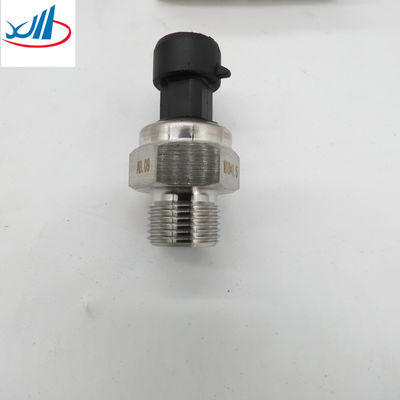 Sinotruk Howo Parts Good Performance Oil Pressure Sensor VG1092090311 Electronic oil pressure sensor Oil sensing plug
