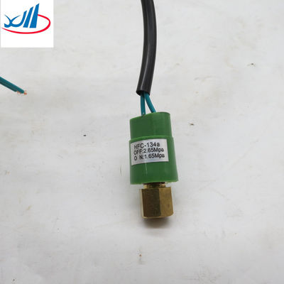 Truck Engine Spare Parts Sensor HFC-134a 2.65Mpa 1.65Mpa